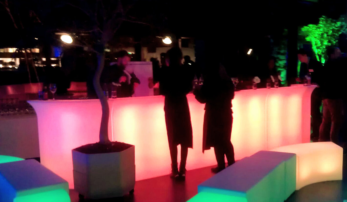 Bar LED beleuchtet_edited.jpg