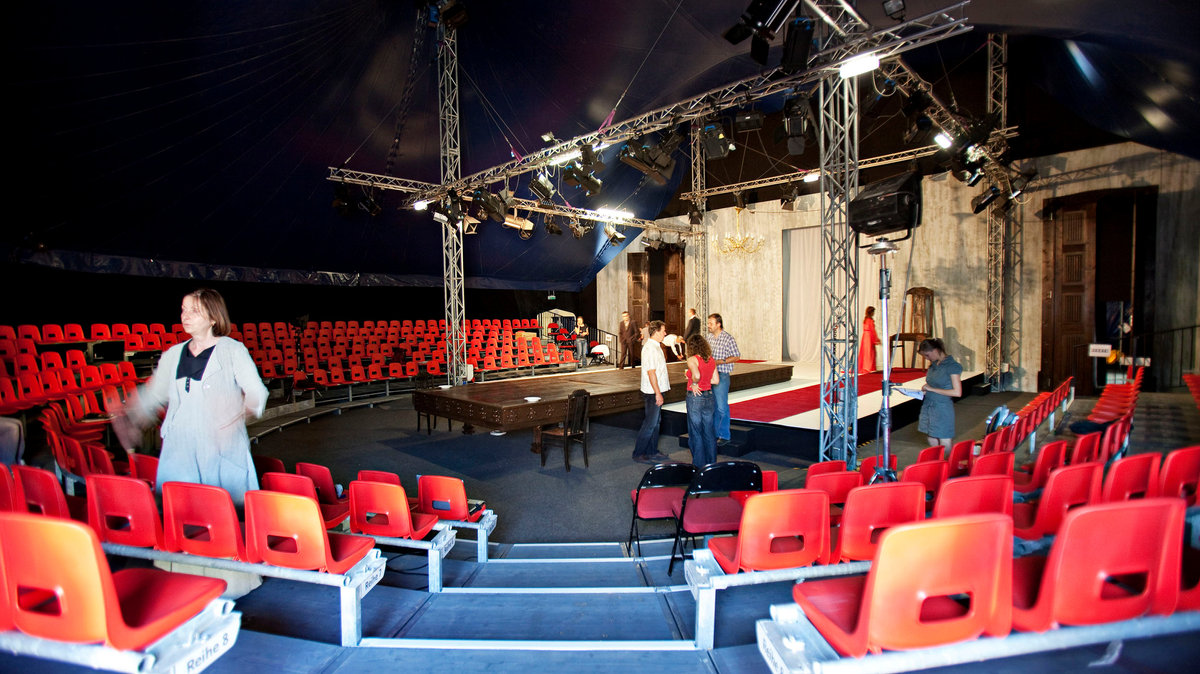 Theaterzelt.jpg